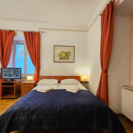Tour As Central Apartments Nika Ljubljana Buitenkant foto